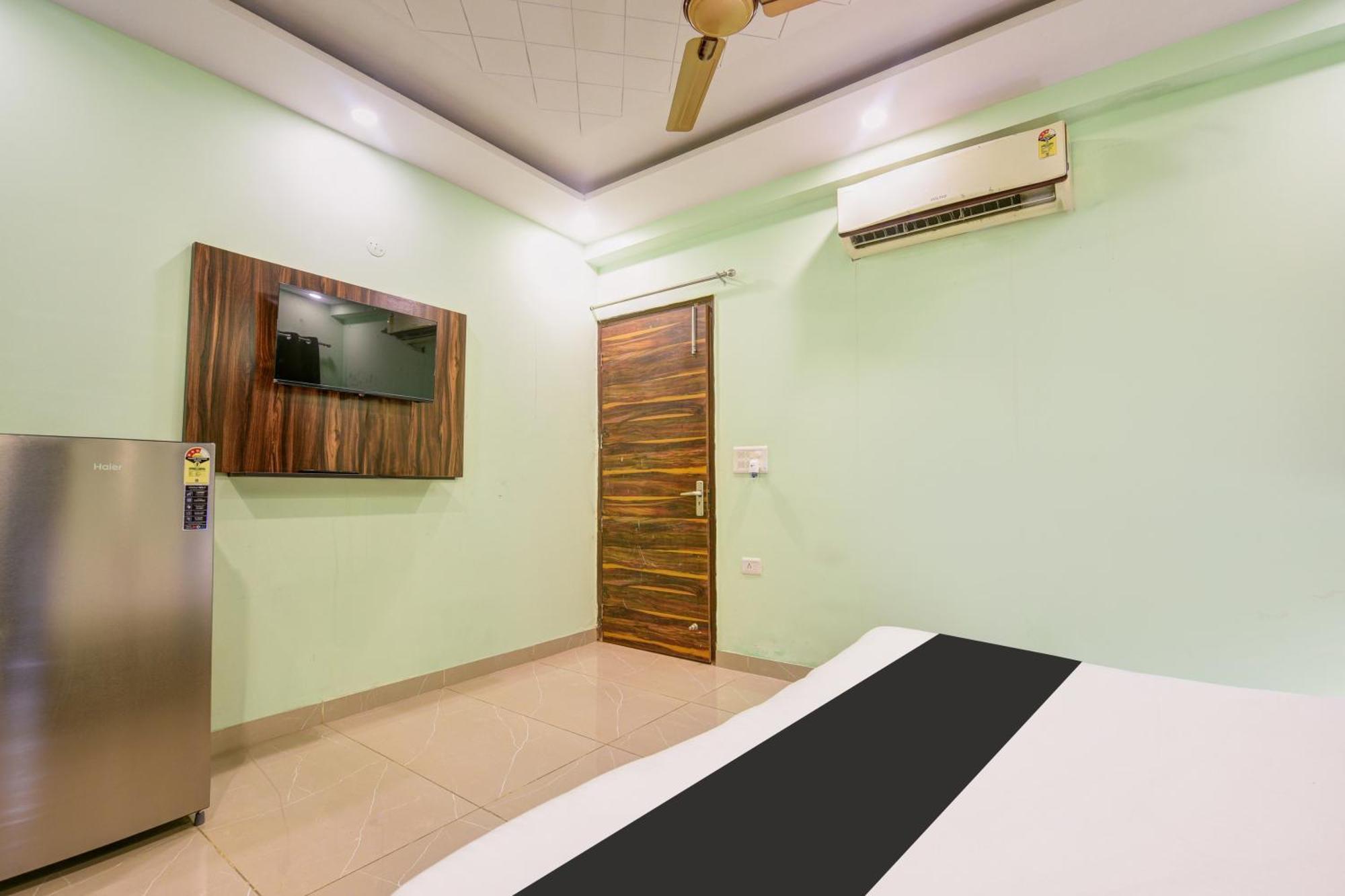 Hotel O Ridge Way Stays 法里达巴德 外观 照片